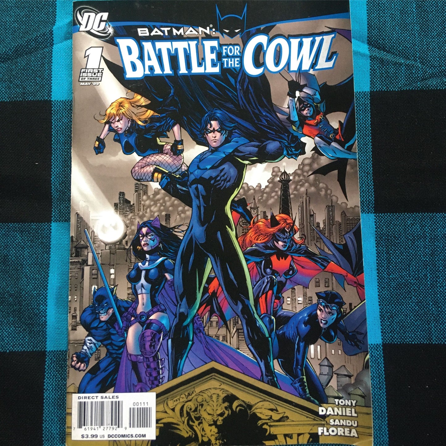Batman: Battle for the Cowl 1