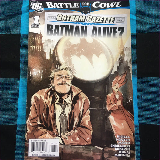 Gotham Gazette: Batman Alive? (Battle for the Cowl) 1